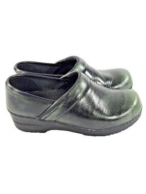Sanita Original Danish Clogs Professional Patent Closed Back Green Leather 37
